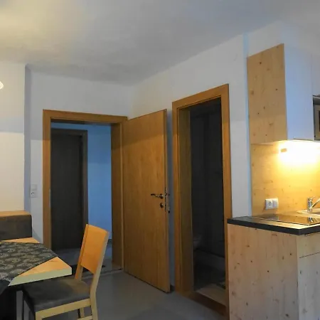 Апартаменти In With Mountain Views