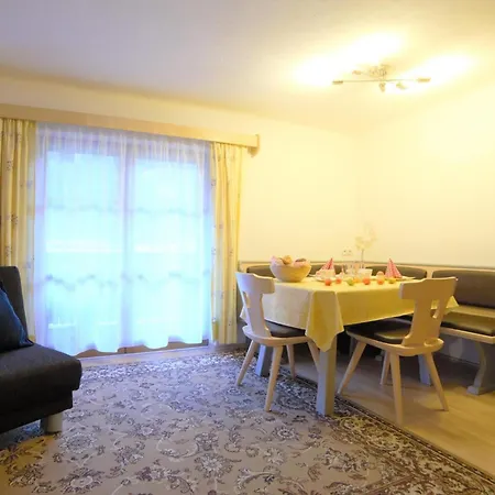 In With Mountain Views Apartment Flachau