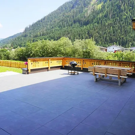 In With Mountain Views *
