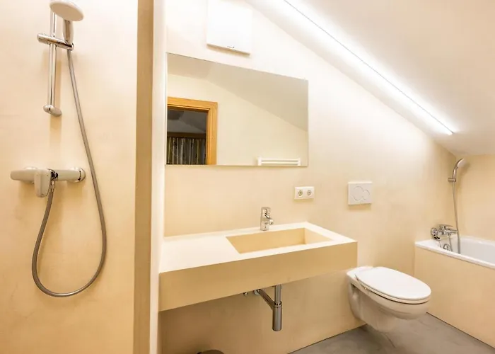 アパート In With Mountain Views *